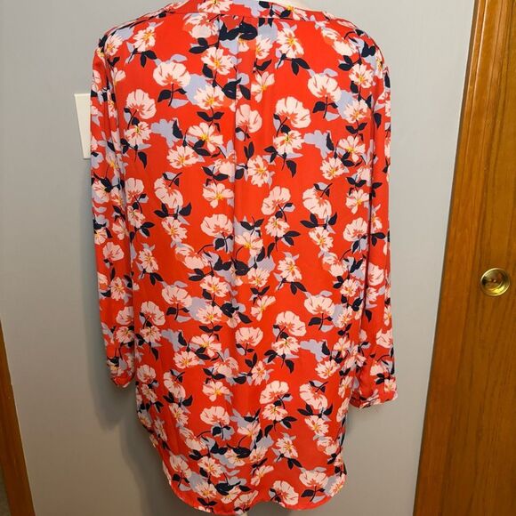 Cynthia Rowley red floral flowy lightweight blouse size M - Picture 4 of 10